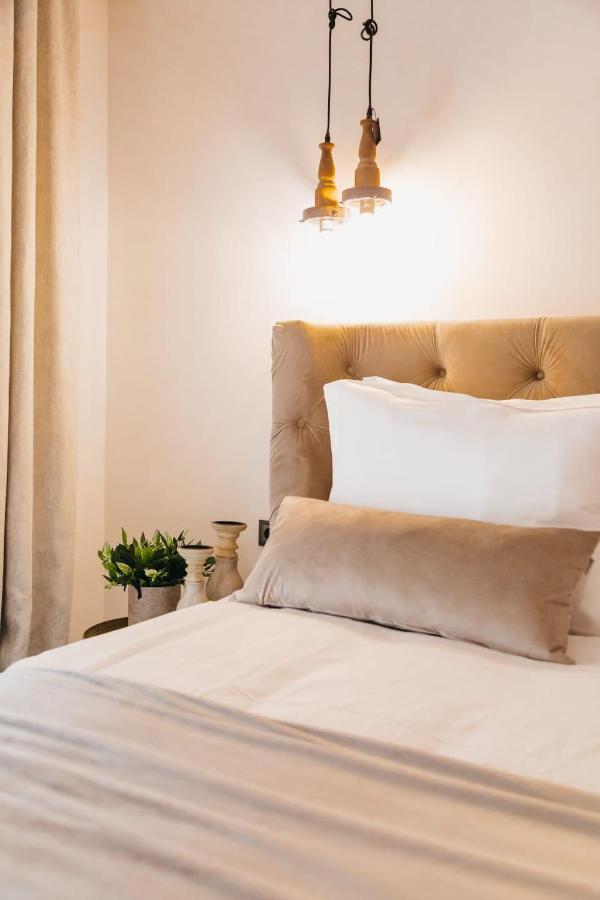 The Berg'S 2 Hotell Ocna Mures Exteriör bild
