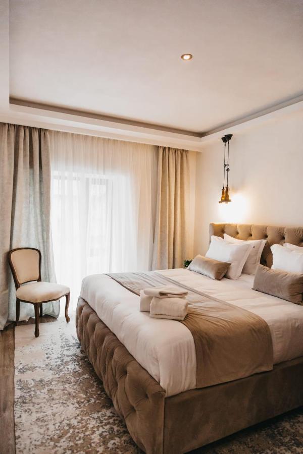 The Berg'S 2 Hotell Ocna Mures Exteriör bild